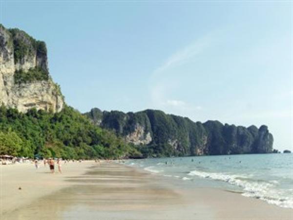Пляж Ao Nang (Краби, Тайланд).  Тайланд.