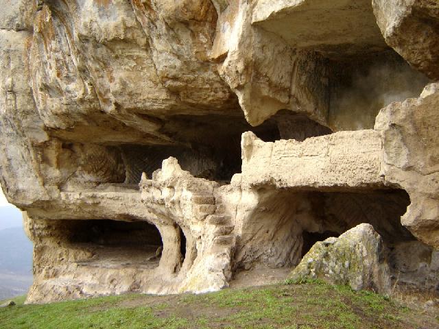 Пещерный город Тепе-кермен. Крым.
